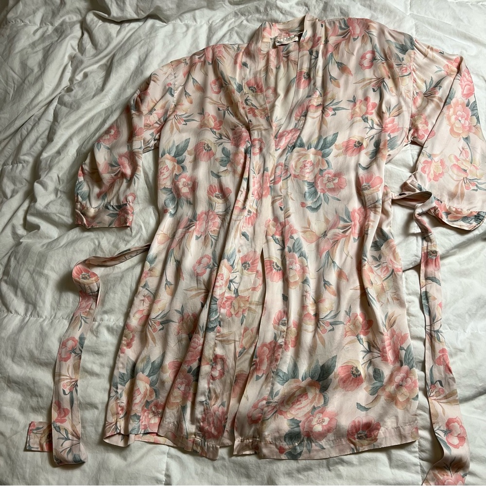 Vintage Victoria’s Secret Gold Label 100% Silk Floral Robe Kimono Sleeve Belted